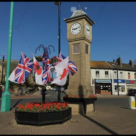 2 Large Bedroom Apartment- Wifi & Parking Fleetwood Esterno foto