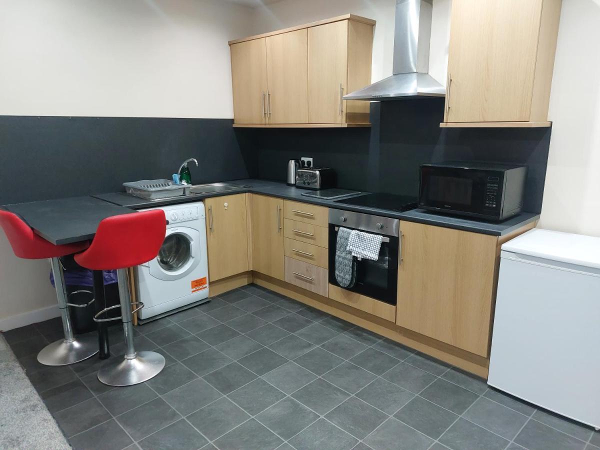 2 Large Bedroom Apartment- Wifi & Parking Fleetwood Esterno foto